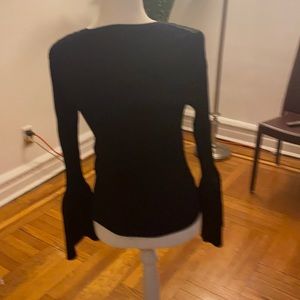 Long sleeve top in meant condition